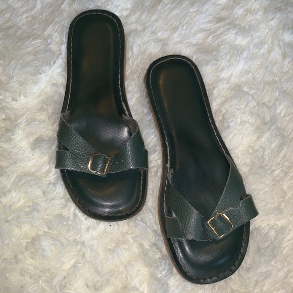 KINO Shoes Kino Sandals Green With Gold Buckle Size 7 Leather